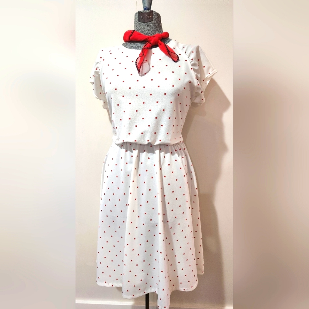 VINTAGE STUDIO 66 DRESS AND VINTAGE SCARF. SIZE M